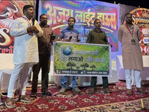 गरबा उत्सव में गूंजा पर्यावरण संरक्षण का संदेश, पूजा सामग्री नदी-तालाबों में विसर्जित नहीं करने की अपील