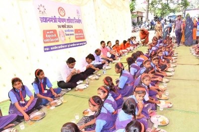 स्कूल में शिक्षा सहित कराए जा रहे अन्य गतिविधियों की सराहना की