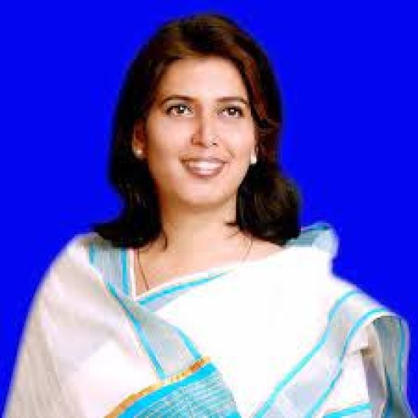 पर्यावरण दिवस पर सांसद सरोज मुफ्त में लोगों को बांटेगी विभिन्न प्रजातियों के पौधे