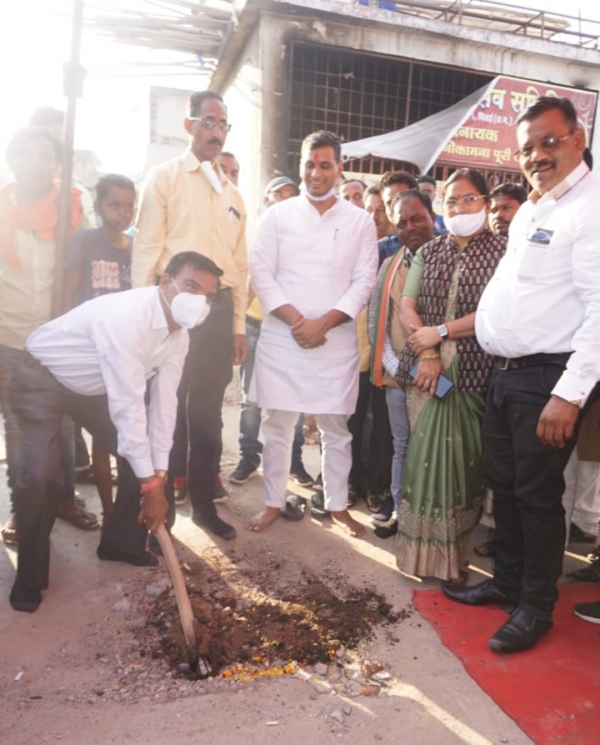 केम्प - 01 क्षेत्र को सामुदायिक भवन, उद्यान, मंच संधारण सहित 10 कार्यों की मिली सौगात