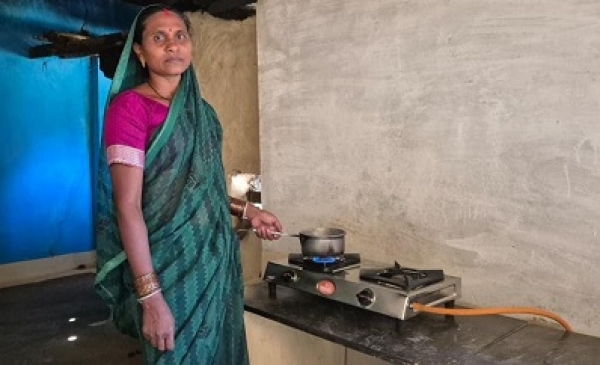 प्रधानमंत्री उज्ज्वला योजना से ललिता को धुएँ से मिली राहत, खाना बनाना हुआ आसान