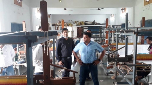 जिला पंचायत सीईओ चंद्राकर ने ग्राम रेंगाकठेरा, डोमहातोला एवं पदुमतरा के गौठान का किया निरीक्षण