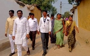 महापौर निर्मल कोसरे ने किया विकास कार्यों का निरीक्षण एमआईसी सदस्यों के साथ किया गनियारी, मोरिद व सोमनी वार्ड का दौरा