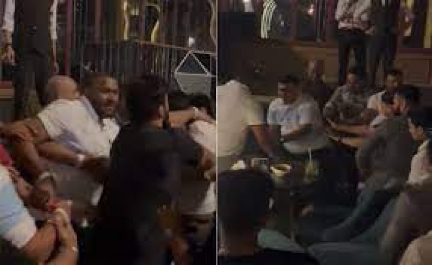 नोएडा के एक मॉल में तीखी बहस के बाद दो पक्षों के बीच जमकर चले लात-घूंसे