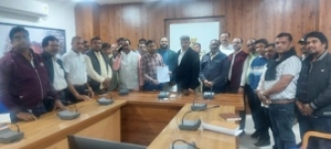 कबीरधाम में सहकारी समिति प्रबंधकों और ऑपरेटर्स की हड़ताल स्थगित