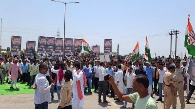 राहुल गांधी के मुद्दे पर रायपुर बिलासपुर राष्ट्रीय राजमार्ग सिक्स लेन में सुनील माहेश्वरी के नेतृत्व में प्रदर्शन, चक्का जाम बढ़ता जनसैलाब देखकर 600 कार्यकर्ता हुए गिरफ्तार