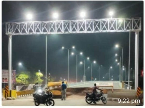 दुर्ग विधायक अरुण वोरा के श्रेय की राजनीति व अपने नाम का लेबल लगाने के फेर में जनता आज भी क्रासिंग मे घंटो फसे रहने मजबूर - दिनेश देवांगन