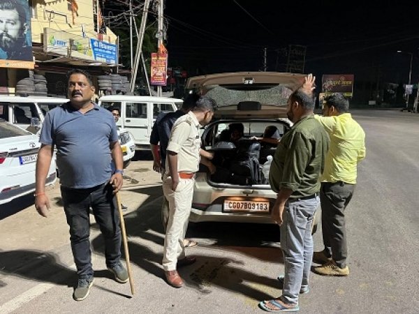 आबकारी विभाग दुर्ग द्वारा जिले के बस स्टेशनों एवं मुख्य मार्गों की सघन जांच