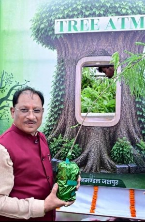 आज लगाया गया हर पौधा आने वाली पीढ़ियों के सुरक्षित भविष्य का आधार बनेगा : मुख्यमंत्री विष्णुदेव साय
