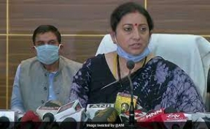 'बोया पेड़ बबूल का, आम कहां से होय' - वैक्सीनेशन को लेकर राहुल गांधी के ट्वीट पर स्मृति ईरानी का पलटवार