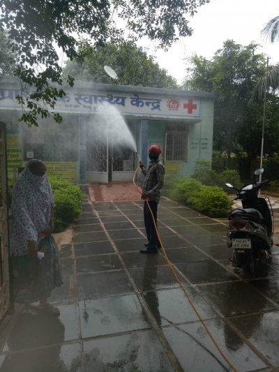 कोरोना के संक्रमण को रोकने अस्पतालों के साथ सामाजिक भवनों को किया जा रहा है सेनेटाइज - भिलाई निगम