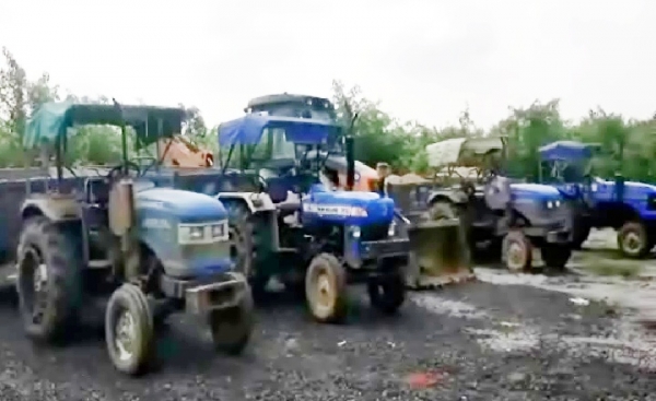 रेत माफियाओ ने बीती रात एसडीएम और नायब&nbsp;तहसीलदार को जान से मारने की कोशिश