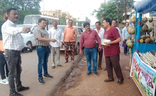 निगम सर्विस रोड़ में चलाया बेदखली अभियान,सर्विस रोड़ के किनारे 71 स्थानों से कब्जा हटाने की कार्रवाई