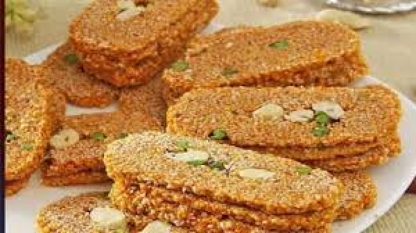 इस लोहड़ी रिश्तों में घोलें प्यार की मिठास तिल की गजक के साथ, नोट कर लें ये टेस्टी Recipe