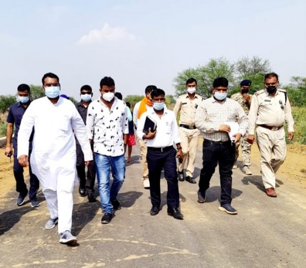 संसदीय सचिव बंजारे ने सड़क निर्माण कार्य का किया निरीक्षण