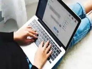 फोन और कंप्यूटर पर दो क्लिक से पाएं हिंदी टाइपिंग