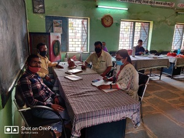 एबीईओ रश्मि सिंग ने किया करमतरा स्कूल का आकस्मिक निरीक्षण