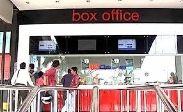 महाराष्ट्र में कल से 50 फीसदी क्षमता के साथ खुल जाएंगे सिनेमाघर, स्व&zwj;िमिंग पूल और योगा केंद्र भी होंगे चालू