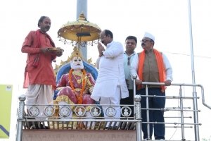 उप मुख्यमंत्री अरुण साव ने बिलासपुर में वेंटिलेटर युक्त अत्याधुनिक एंबुलेंस का किया लोकार्पण, सर्व समाज को मिलेगी कम लागत में जीवनरक्षक सुविधा