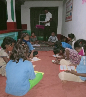 मोहला के डूमरटोला एवं दनगढ़ संकुल अंतर्गत मोहल्ला क्लास का संचालन