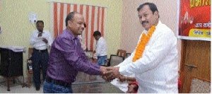 दबाव व प्रभाव की राजनीति से पत्रकारिता को  हो रहा है नुकसान-सांसद विजय बघेल