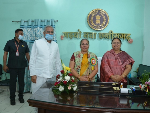 मुख्यमंत्री भूपेश बघेल ने छत्तीसगढ़ राज्य महिला आयोग के नवीन कार्यालय भवन का किया उद्घाटन