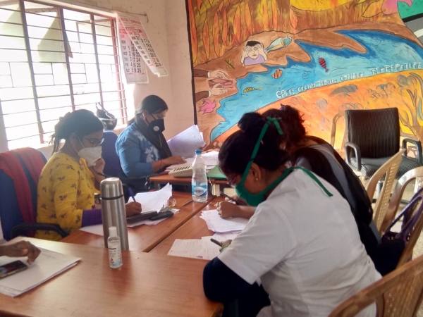 हर दिन लगभग एक हजार होम आइसोलेशन के मरीजों के स्वास्थ्य की निगरानी हो रही टेली कालिंग द्वारा