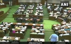 महाराष्ट्र विधानसभा में हंगामा करने के आरोप में 12 BJP विधायक एक वर्ष के लिए निलंबित