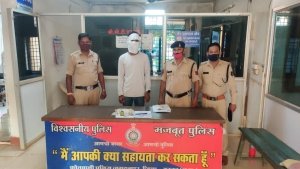 शहर के एक युवक के खिलाफ 4(क) जुआ एक्ट के तहत् कार्यवाही कर गिरफ्तार किया