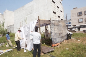 दक्षिण गंगोत्री में अतिक्रमण करने वाले को निगम की टीम ने किया बेदखल