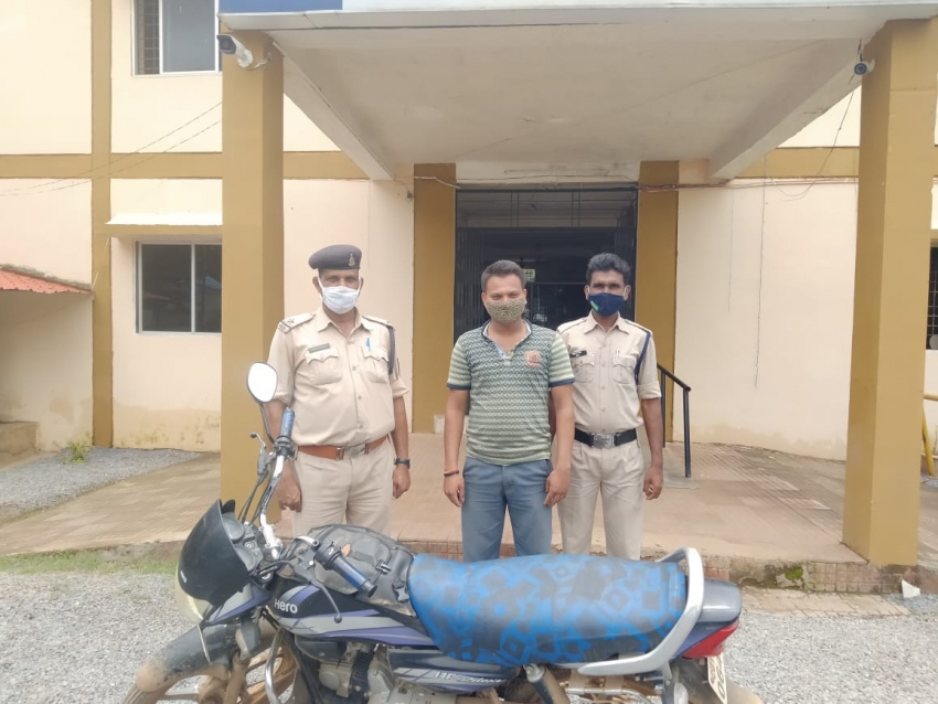 कोतवाली पुलिस द्वारा गुम हुये मोटर सायकल को तत्काल ढुंढकर, प्रार्थी को सुपुर्द किया गया