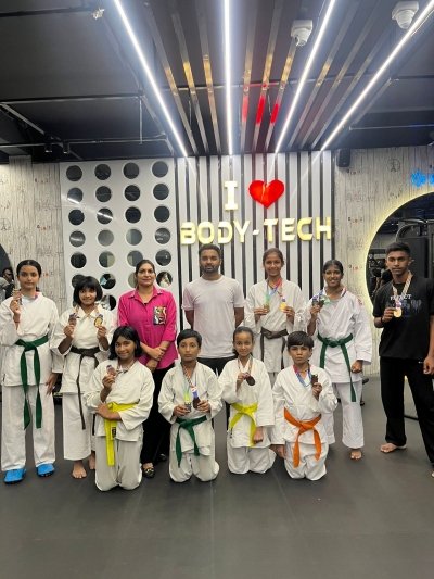 इंटर डिस्ट्रिक्ट में बॉडी टेक कराटे अकादमी के खिलाड़ियों का शानदार प्रदर्शन