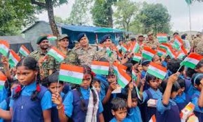 आज़ादी के बाद पहली बार बस्तर के 29 गांवों में शान से लहराया तिरंगा