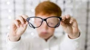 कोरोना काल में इन कारणों से बच्चों की आंखें हो रही हैं कमजोर, ऐसे करें देखभाल