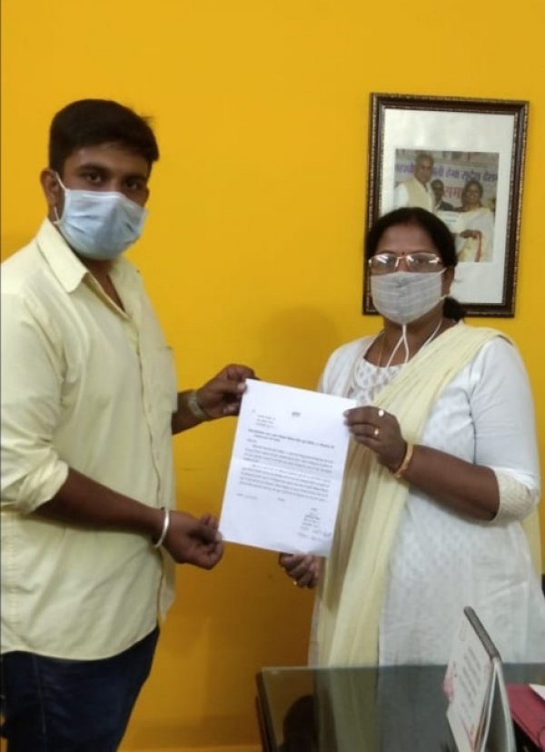 बढ़ते संक्रमण को देखते टीकाकरण में और गति लाने मोबाइल मेडिकल यूनिट द्वारा स्लम व ग्रामीण इलाकों में टीकाकरण करवाने निगम करे विचार : अभिमन्यु मिश्रा