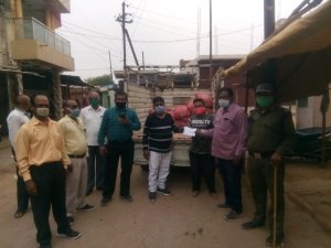 लाॅकडाउन में चोरी छुपे सामान बेचने वालो पर निगम की टीम ने की कार्रवाई, 15 लोगों से वसूला जुर्माना