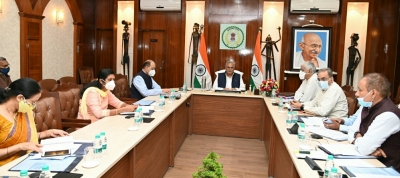 मुख्यमंत्री ने निवास कार्यालय में आयोजित बैठक विभागीय बजट तैयारियों की समीक्षा की..