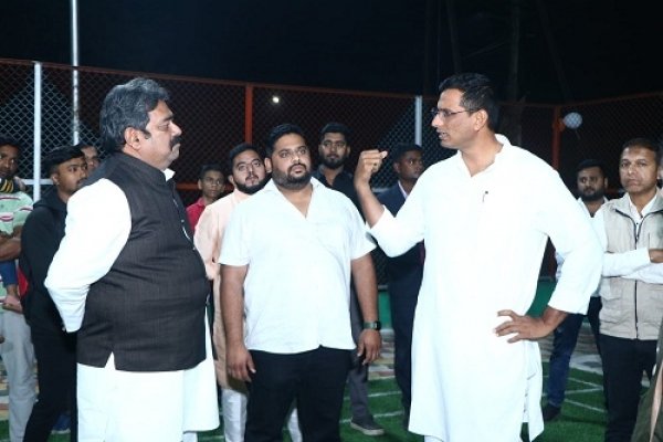 विधायक देवेंद्र यादव की पहल से खिलाड़ियों को मिली और एक नई सौगात, लोकार्पण से वार्डो में हर्ष का माहोल