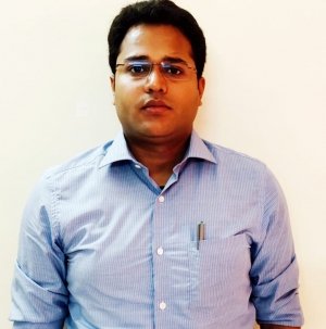 बीएसपी क्षेत्र में पेयजल की शुद्धता परखने कई घरों में पहुंचे निगम आयुक्त रघुवंशी