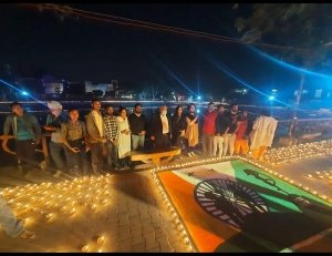 श्री शंकराचार्य महाविद्यालय के छात्रों द्वारा पुलवामा के शहीदों के 31 हजार द्वीप प्रज्वलन कर दी गई श्रद्धांजलि