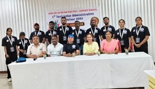 महिला सशक्तिकरण व आत्मरक्षा पर केंद्रित कराते सेमिनार सम्पन्न, प्रशिक्षकों को मिला सम्मान