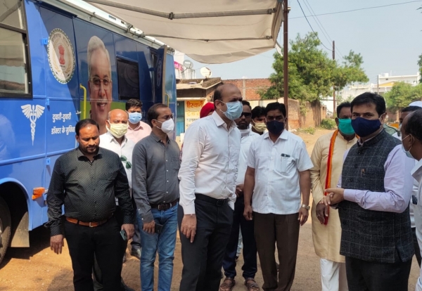 महापौर, कलेक्टर सहित जनप्रतिनिधियों ने किया शिविर का अवलोकन  , मुख्यमंत्री शहरी स्लम स्वास्थ्य शिविर का हुआ उद्घाटन