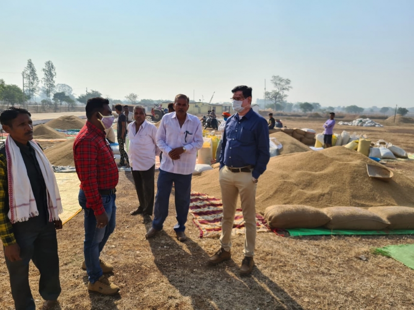 जिले में पहले दिन 90 धान उपार्जन केंद्रों में खरीदा गया 45 हजार क्विंटल