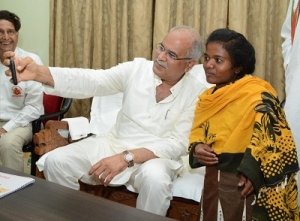 छोटे कद की बुलंद हौसले वाली सोमारी के जुनून को मुख्यमंत्री ने जमकर सराहा