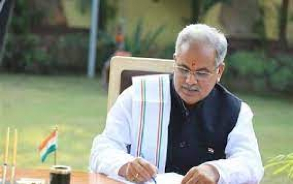 मुख्यमंत्री श्री बघेल से मिलकर यथा शीघ्र 27 प्रतिशत ओबीसी आरक्षण को लागू करने की मांग प्रमुखता से रखी थी