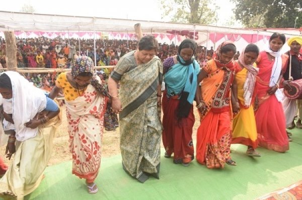 राज्यपाल विशेष पिछड़ी जनजाति कल्याण समिति के कार्यक्रम में शामिल हुईं