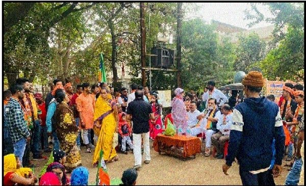 विकास करवाना है तो मुझ जैसा सेवक चुनो पर