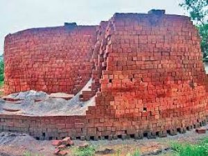 लाल ईंटो के प्रतिबंध के बावजूद शासकीय कार्यों में हो रहा लाल ईंटो का धड़ल्ले से उपयोग ,लाल इट बनाने वाले बेख़ौफ़ जिम्मेदार अधिकारी मौन ?