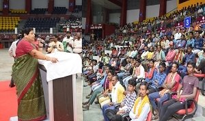 कांकेर जिले से जनजातीय पदयात्रियों का समूह राज्यपाल से मिलने पहुंचा राजधानी..
