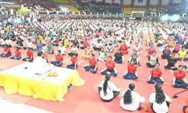 छत्तीसगढ़ में का बनेगा योगासन का वर्ल्ड रिकॉर्ड दो हजार से अधिक योग साधकों ने सेतुबंध आसन का किया पूर्वाभ्यास